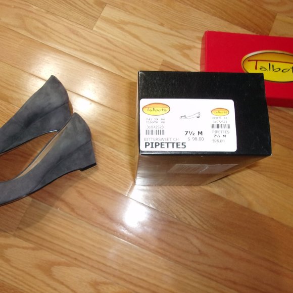 MAKE AN OFFER MUST SELL TALBOTS HEELS SIZE 7.5 - Picture 5 of 6